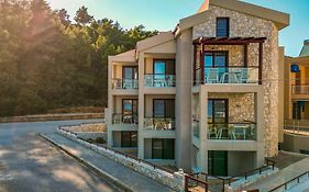 Elpiniki Luxury Rooms